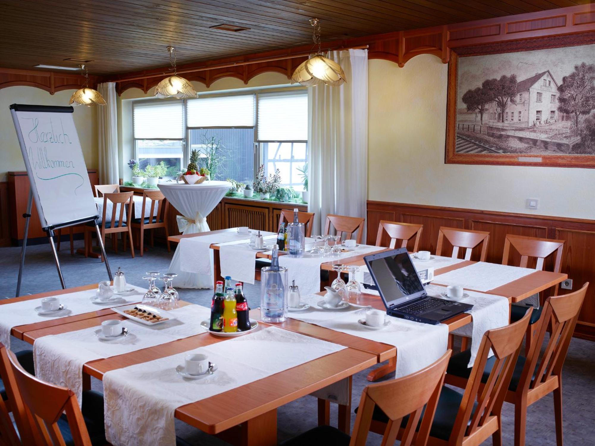 Hotel Restaurant Luedenbach โอเวอราธ ภายนอก รูปภาพ